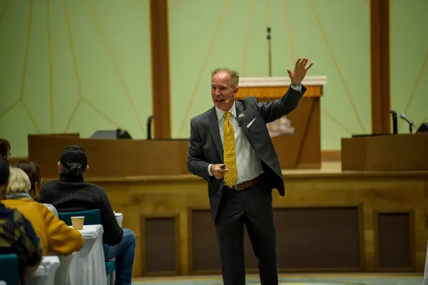 David Lee Jensen teaching the Ultimate Hiring Workshop to a seated room